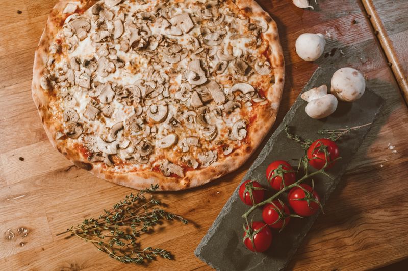 Pequods pizza caramelized crust deep dish